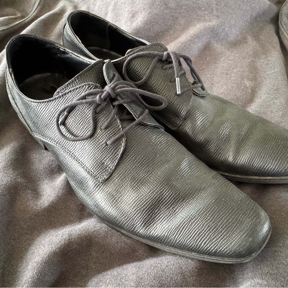 Calvin Klein Brodie EPI Black Dress Shoe 10 1/2 - Good Condition